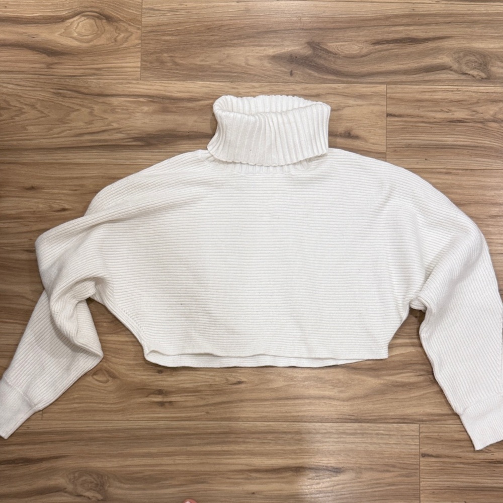 House of Harlow White Turtleneck Sweater
